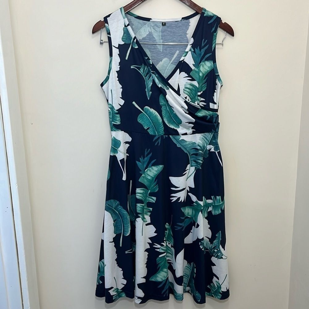 Women’s Sleeveless Summer Dress Size Medium